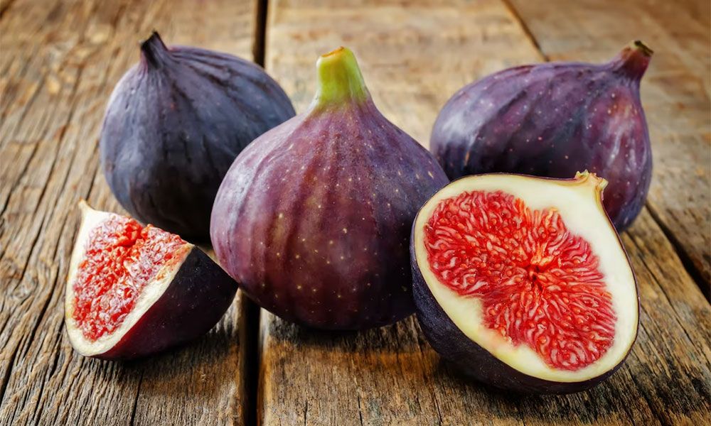 Caprifigs on wood