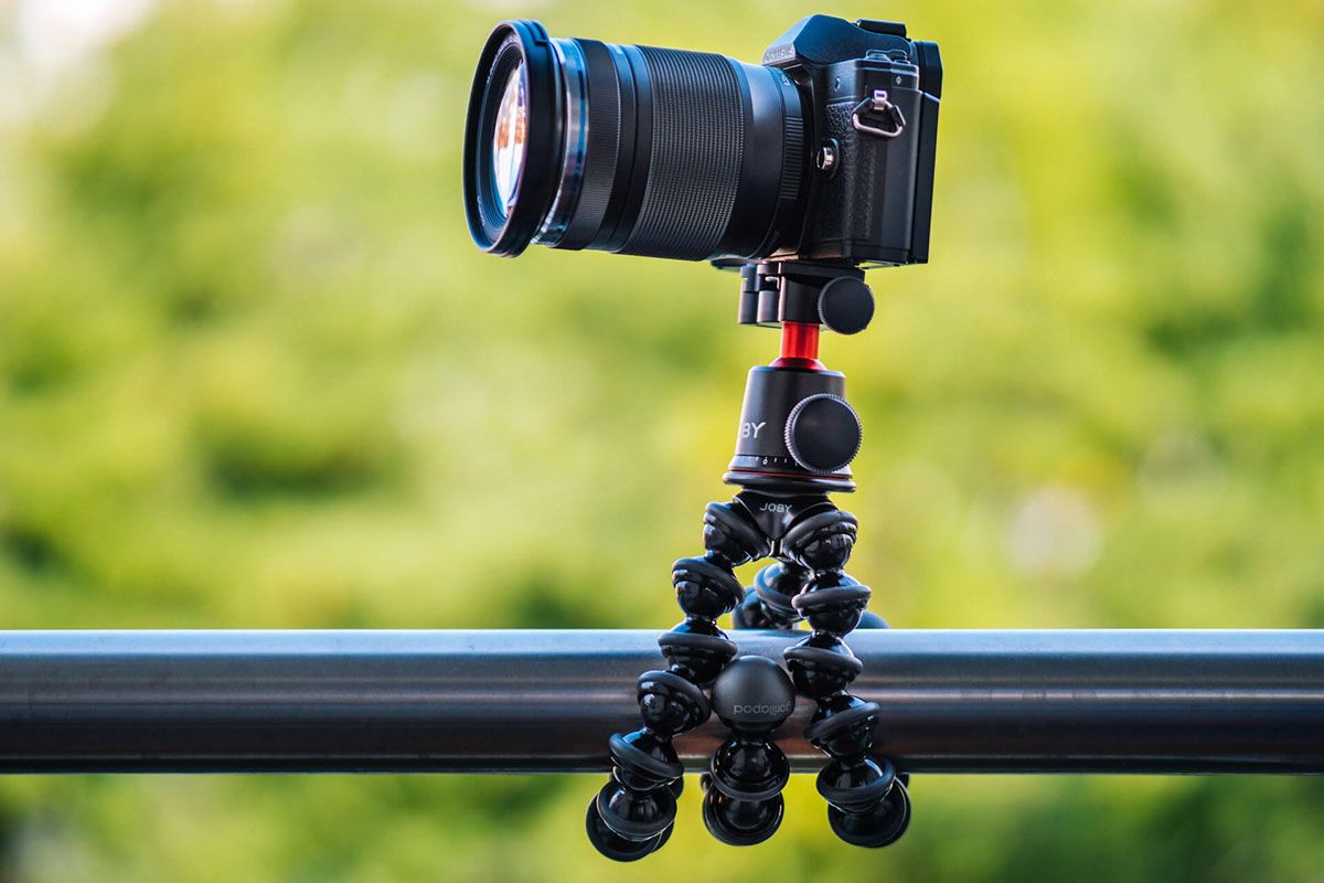 Elastic tripod