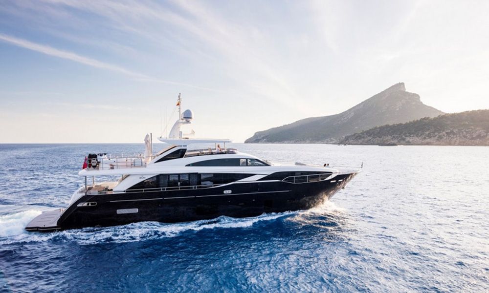 Yacht